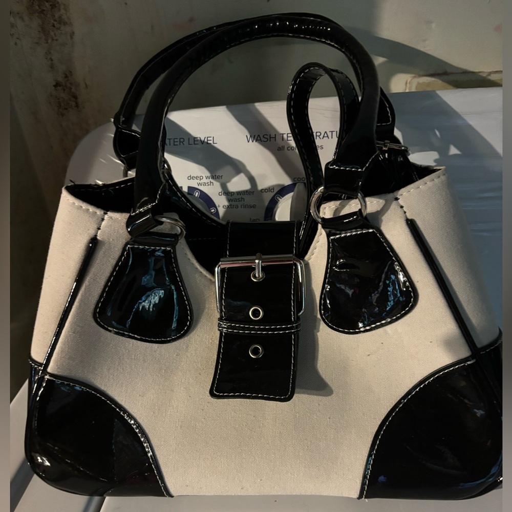White canvas & shiny patent leather material summer handbag,magnetic closure!
